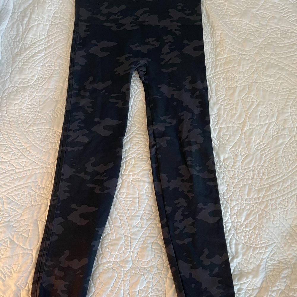 SPANX Look At Me Now Seamless Leggings